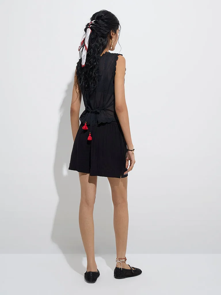 Bombay Paisley Black Scallop Detailed Cotton Top