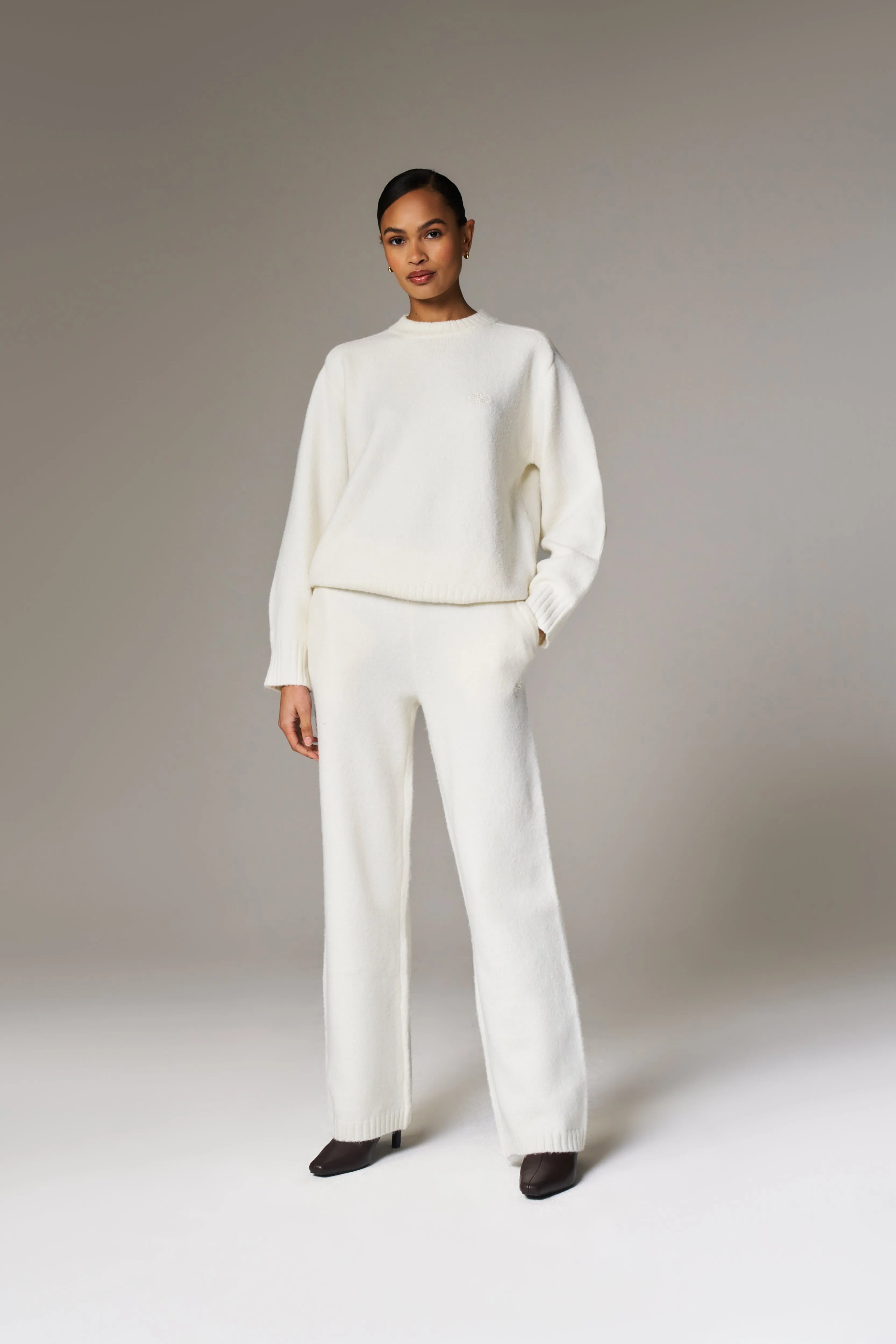 FLUFFY KNIT EMBLEM EMBROIDERED CREW - OFF WHITE