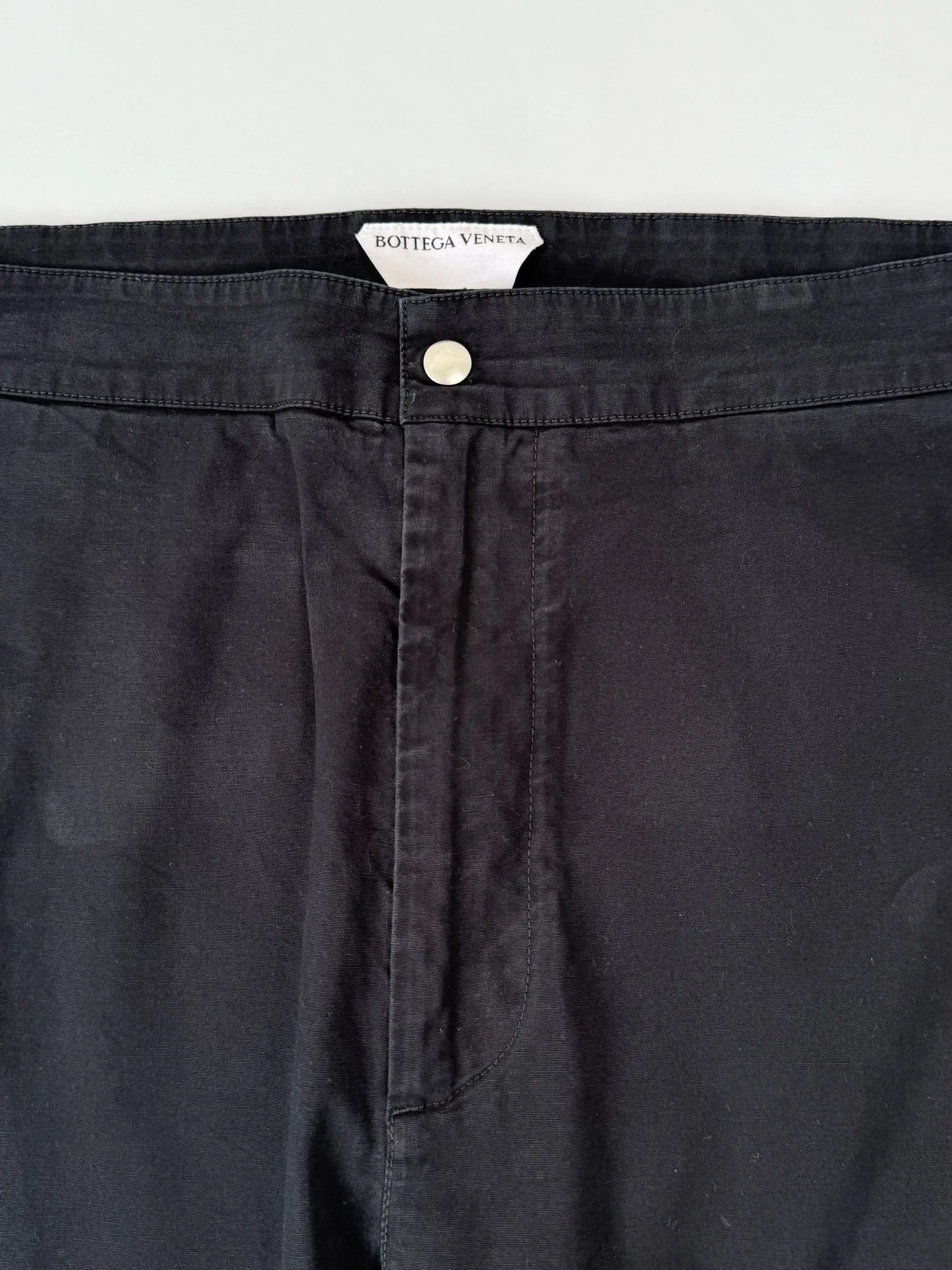 Pantaloni Neri Con Zip Diagonali E Tasche Laterali