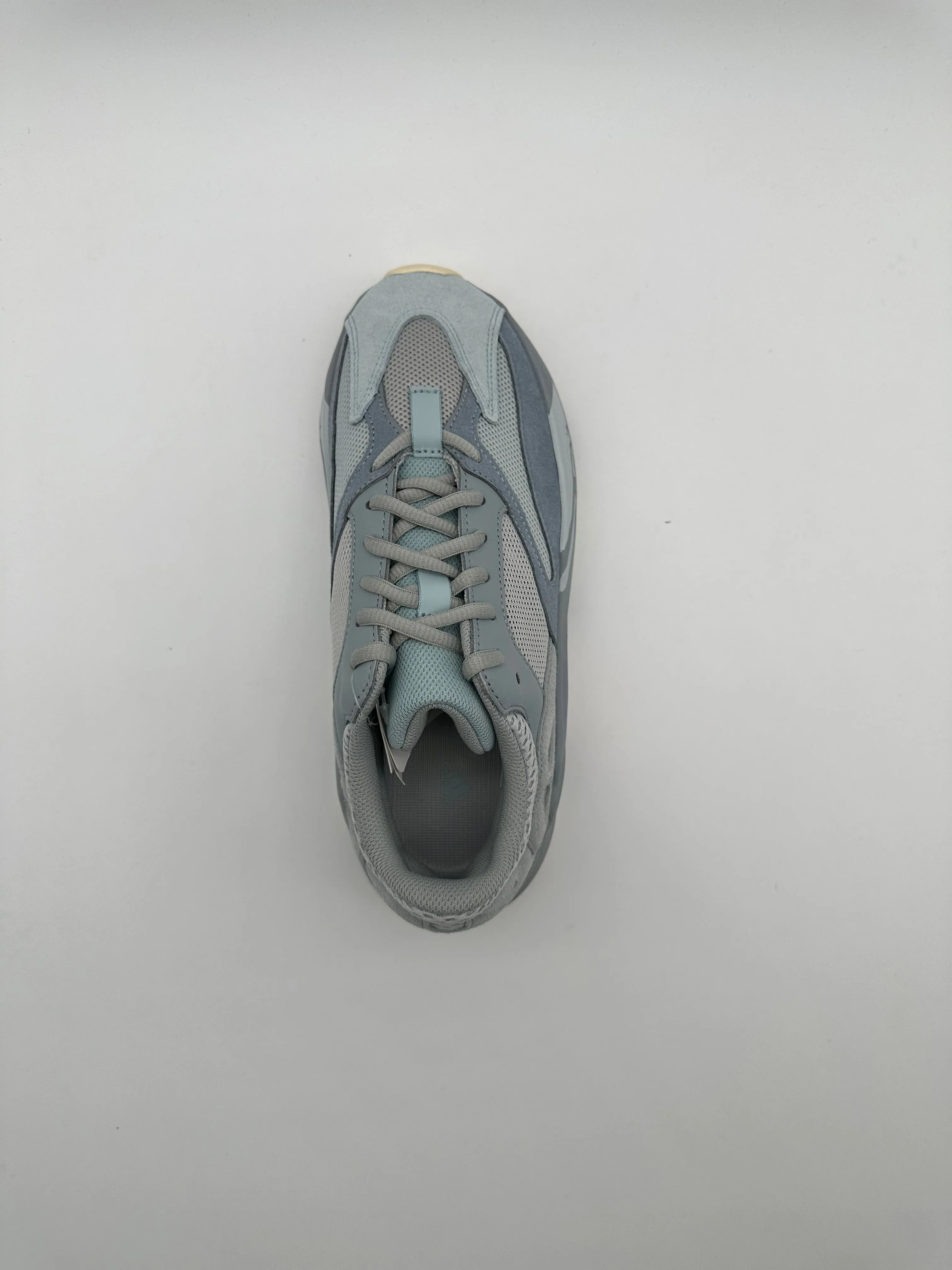 Sneakers Yeezy Boost 700 Inertia